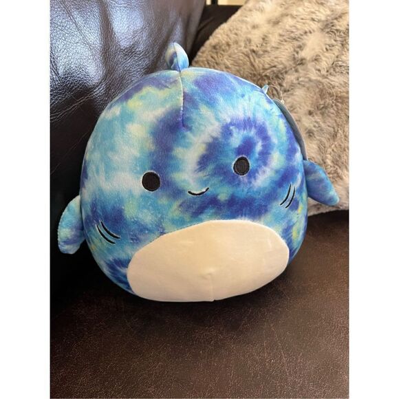 Squishmallows Luther the Shark 8” Plush - Picture 2 of 7